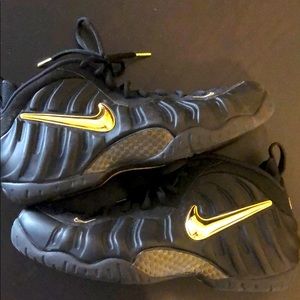 Nike air foamposite black/gold